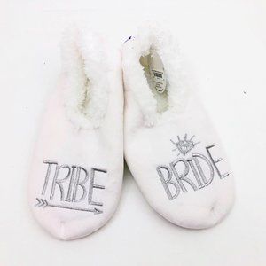 Snoozies Women's Tribe ---> Bride Slippers Non Skid Soles White Medium 7/8